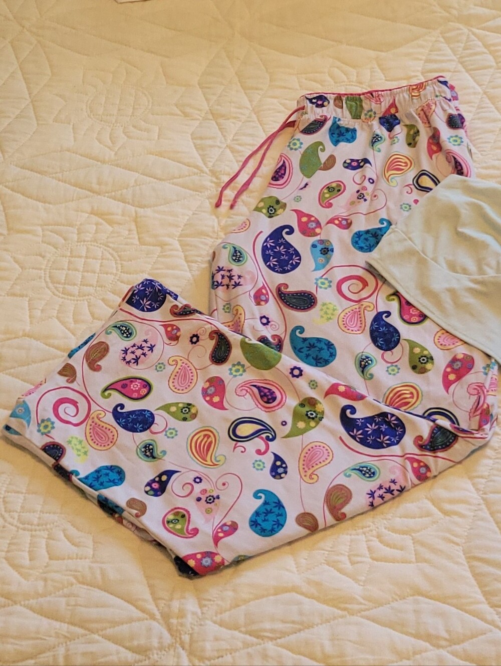 Goodnight Kiss Women’s Colorful Paisley Print Pajama Lounge Sleepwear Pants. L